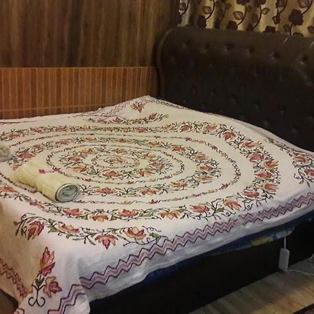 Blooming Dale Hotel Srīnagar Kültér fotó