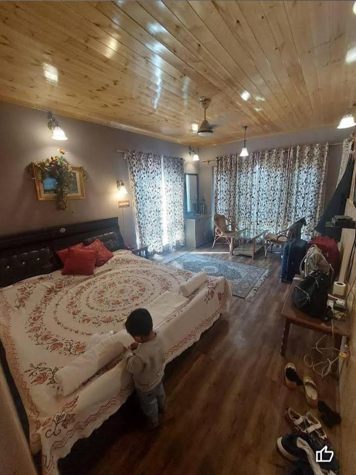 Blooming Dale Hotel Srīnagar Kültér fotó