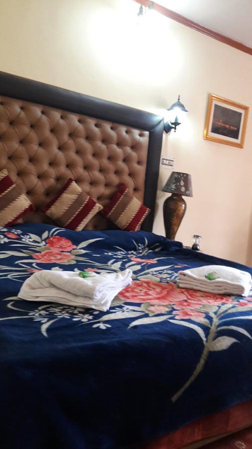 Blooming Dale Hotel Srīnagar Kültér fotó